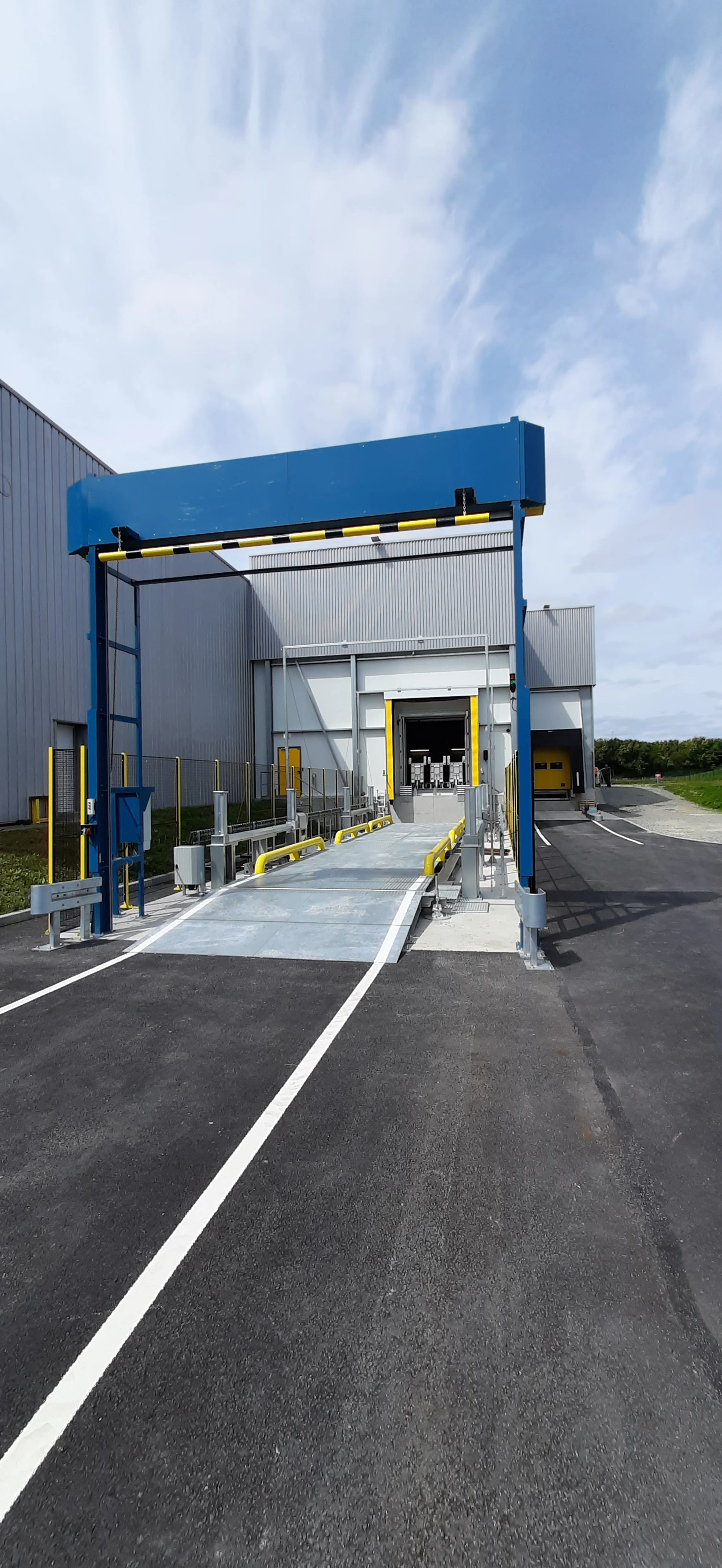 Q-Loader truck positioning system